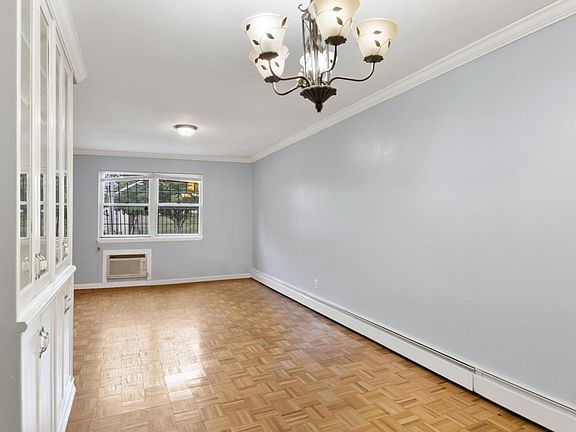 3rd image of 2158 Crotona Ave APT 1