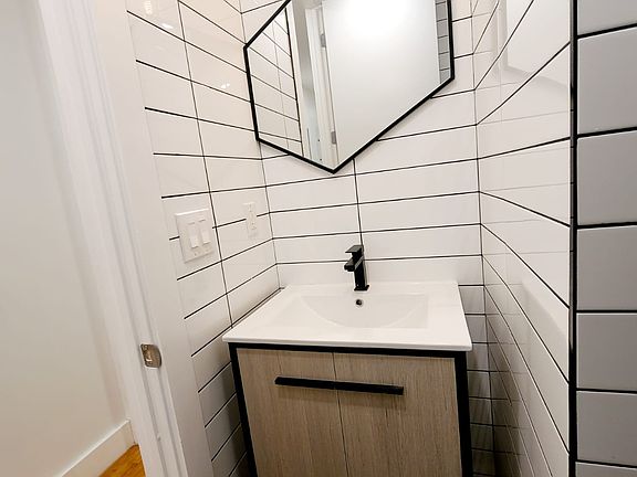 2nd image of 1694 Clay Ave #52I