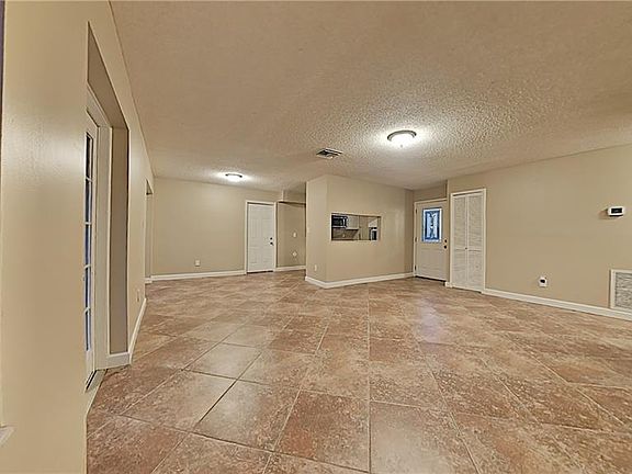 5th image of 100 Bent Oak Ct