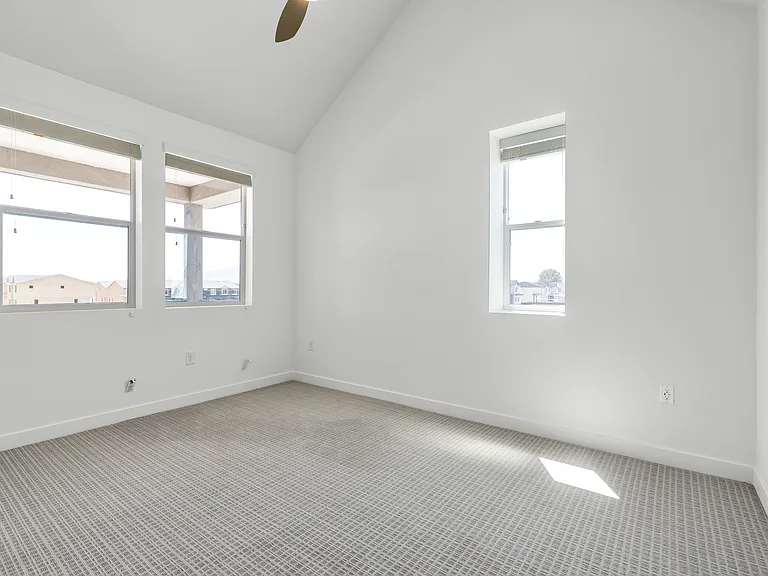 The Kelton Apartments — Photo 25