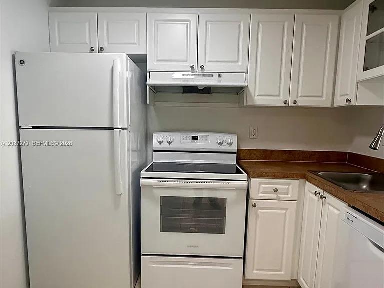 9360 Fontainebleau Blvd #309 — Photo 7