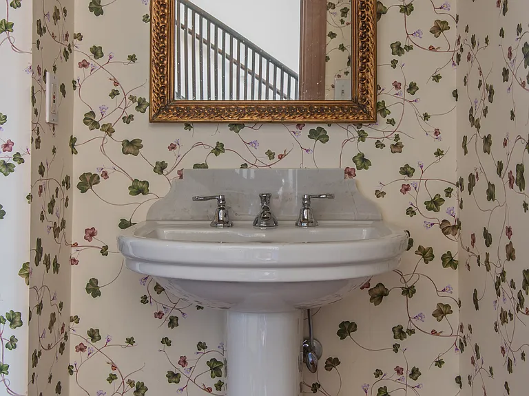 27 Highview Pl — Photo 7