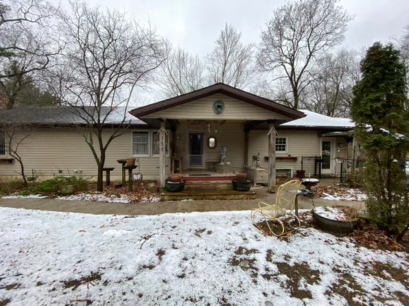 521 W Oak St, Greenville, MI 48838