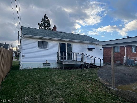 3rd image of 6330 Stonecrest Dr
