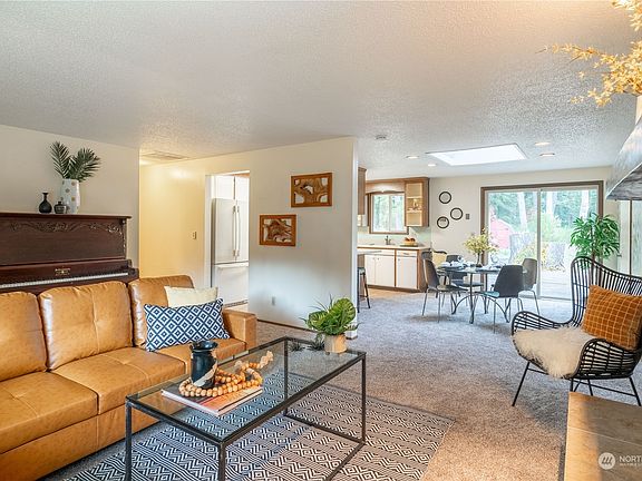 4th image of 826 Marci Court SE