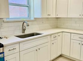 59-18 Linden St, Ridgewood, NY