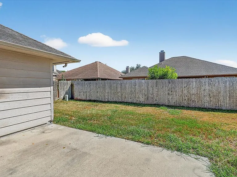 5933 Brightwood Dr — Photo 41