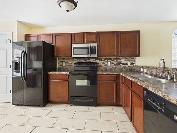 3rd image of 427 Revolution Ln