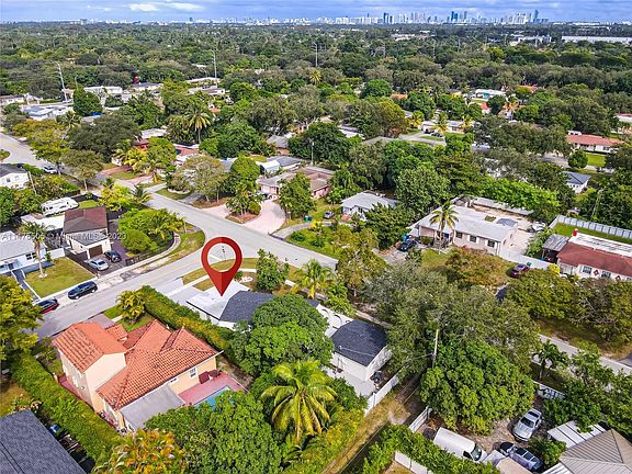 4th image of 200 NW 133rd St