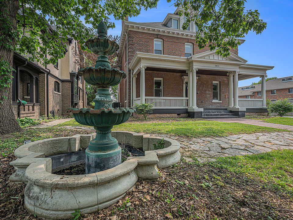 Front fountain