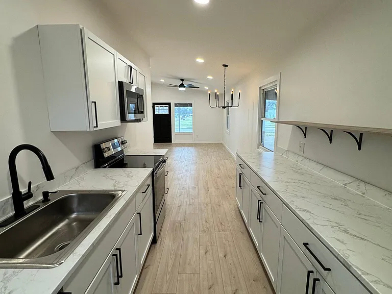 705 Brookfield Dr — Photo 6