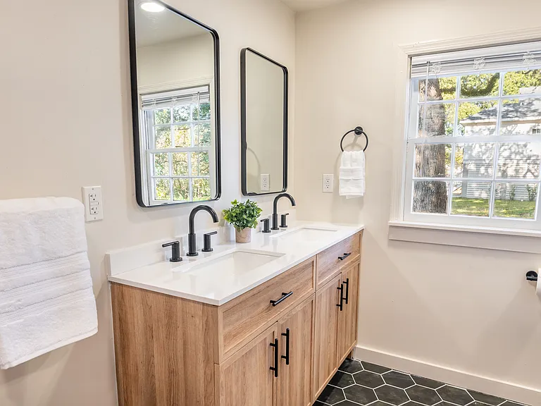 4208 S Rhett Ave #F — Photo 15