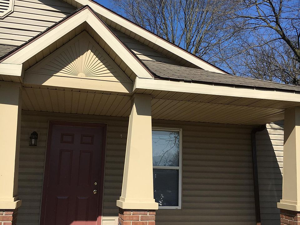 1st image of 611 E Miller Dr
