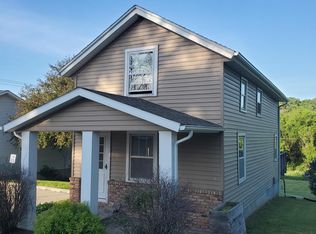 1208 Curtis Bridge Rd NE, Swisher, IA 52338