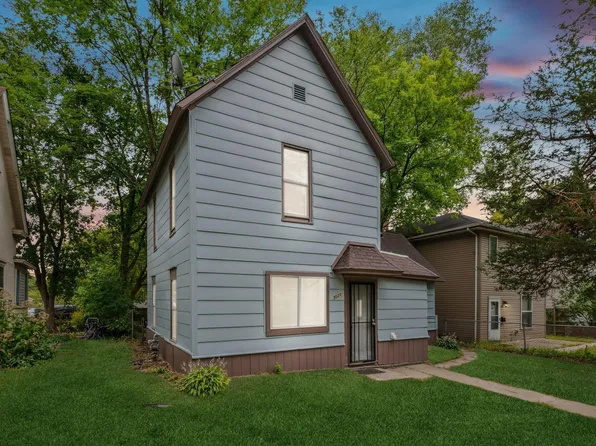 3020 Queen Ave N, Minneapolis, MN 55411