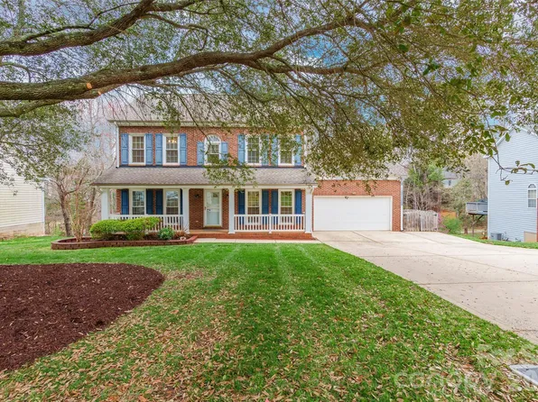 210 Pond View Ln, Fort Mill, SC 29715