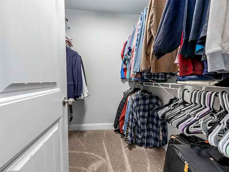 1024 Loretta Ln — Photo 12