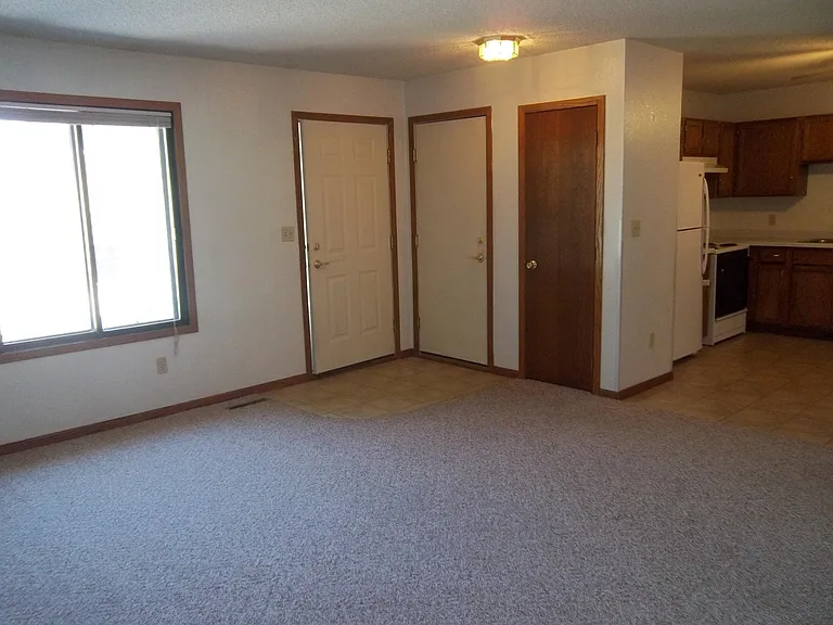 926 Larson Dr #926 — Photo 2