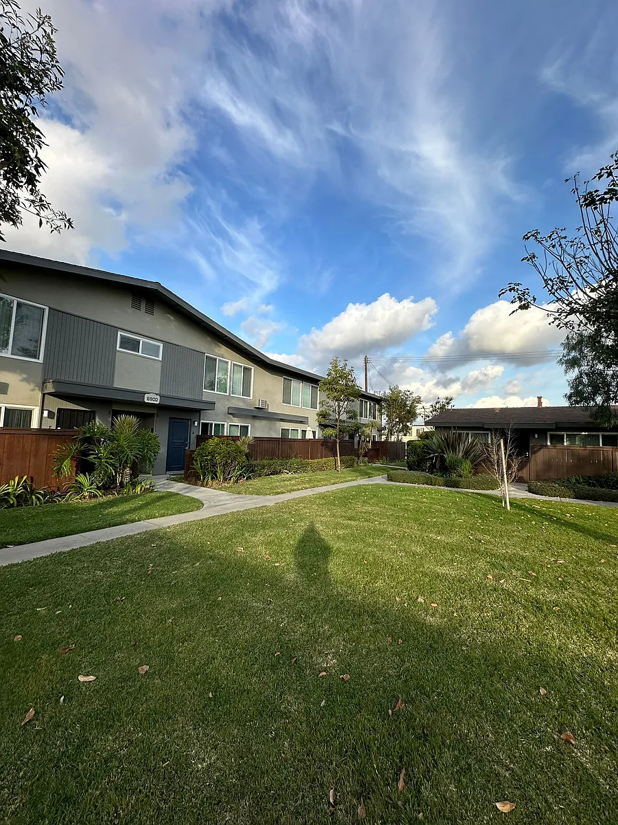 Building Photo - Westpark Apartments