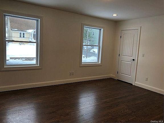 4th image of 515 California Ave