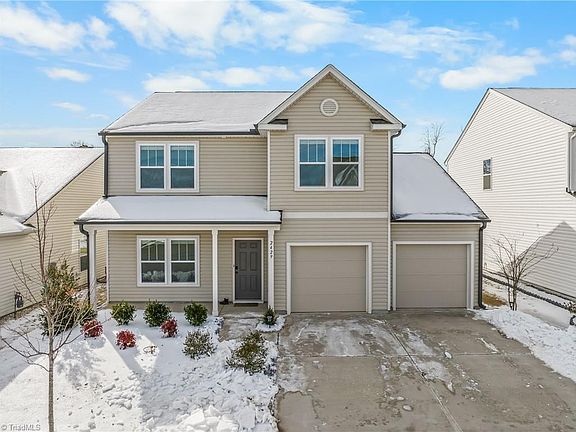 3rd image of 2429 Dukes Hollow Ct