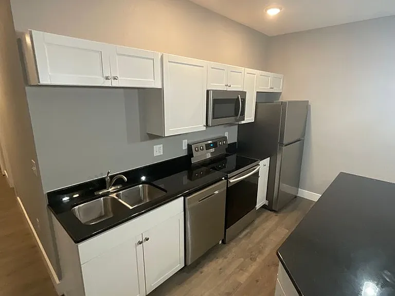 705 N Lincoln St — Photo 36
