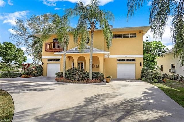 1st image of 3892 Skyway Dr