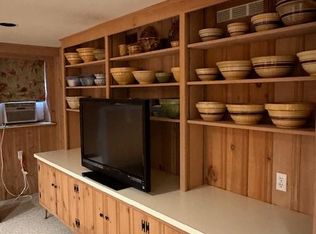 18 Edgewater Ln, Needham, MA 02492