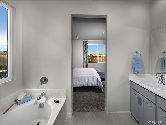 3rd image of 35080 Ouimet Way