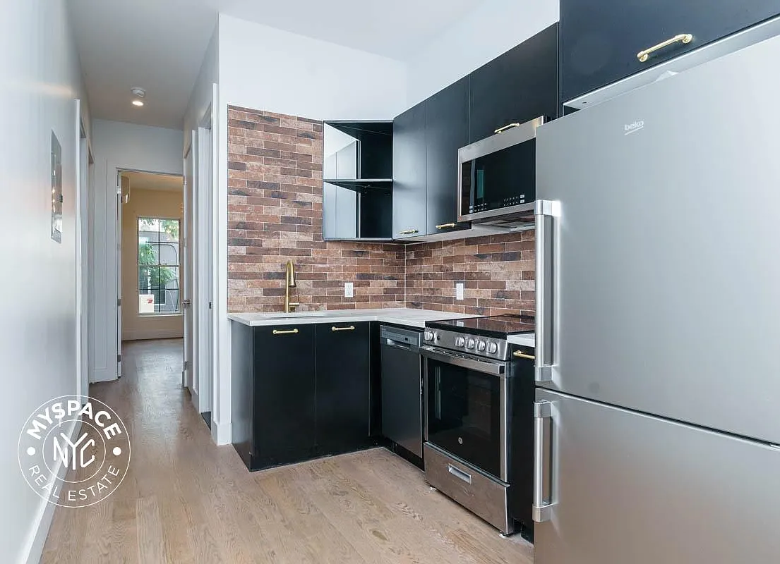 99 Varet Street — Photo 1