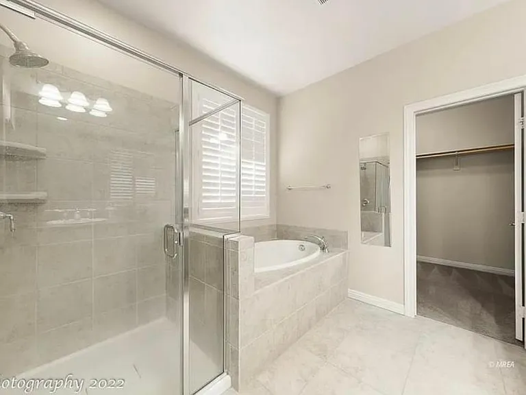 1381 Huntington Hts — Photo 9