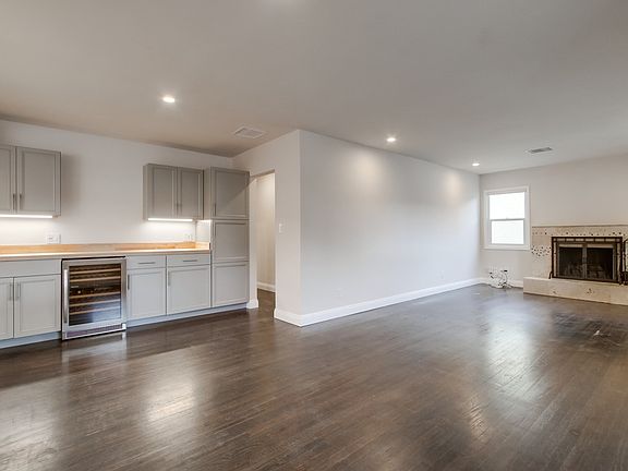 3rd image of 6459 Malcolm Dr #A