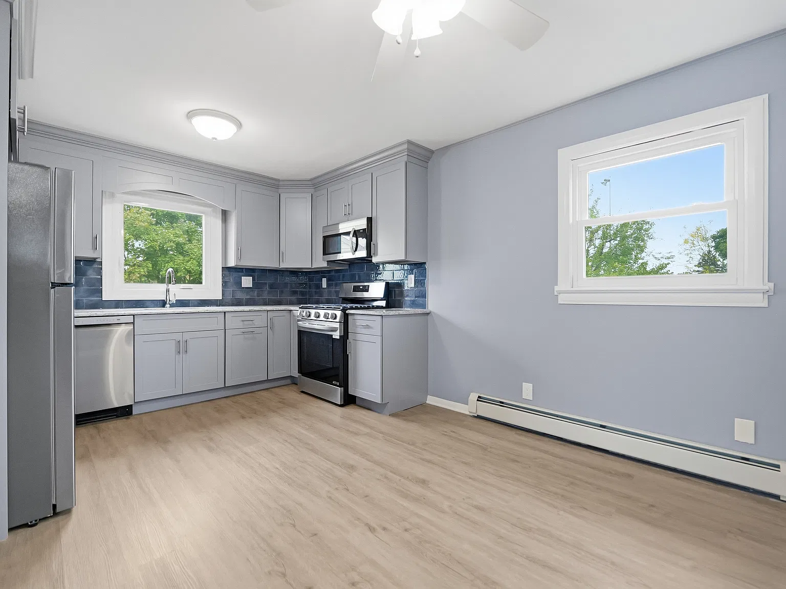 2 bed, 875 sqft, $2,400 — Photo 3