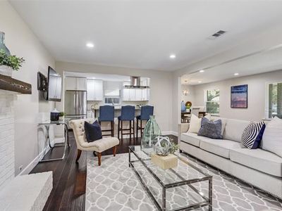 10517 Royal Club Ln, Dallas, TX, 75229