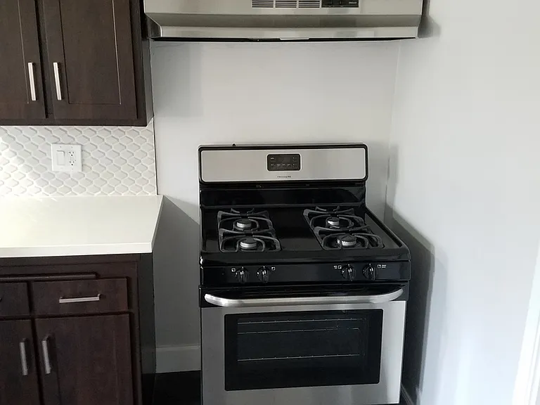 Glendale Terrace Apartments - AC Townhomes LLC — Photo 15