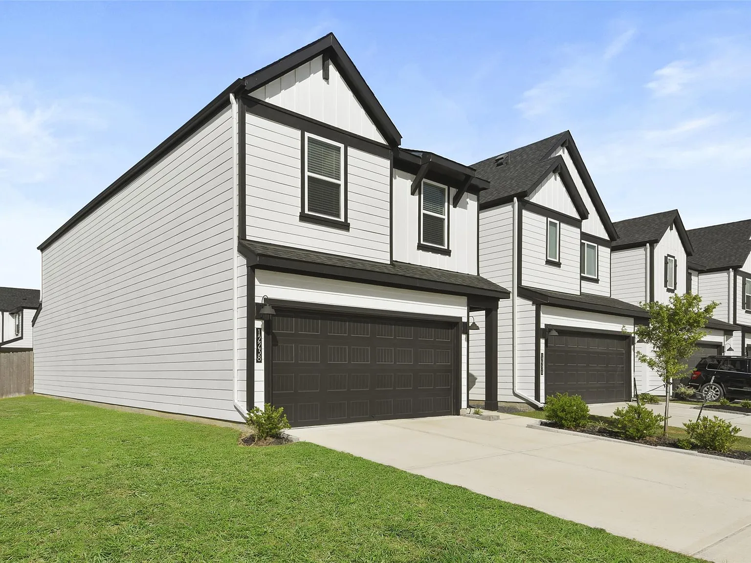 3 bed, 2.5 bath, 1913 sqft, $2,500 — Photo 3
