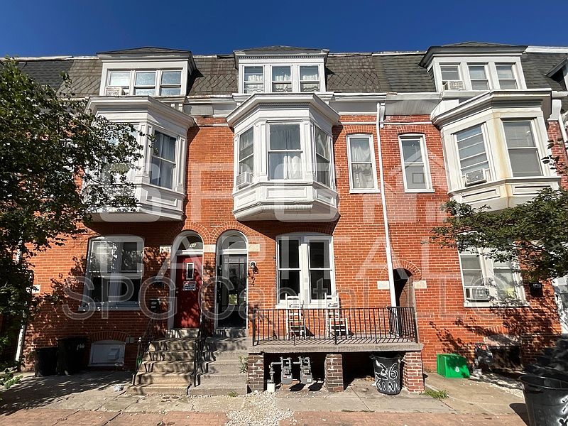 1st image of 164 S Pine St