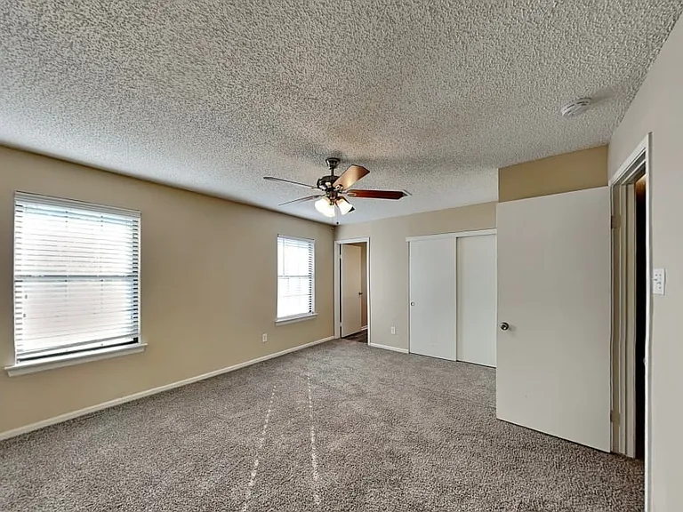 6005 Rocky Point Dr — Photo 9