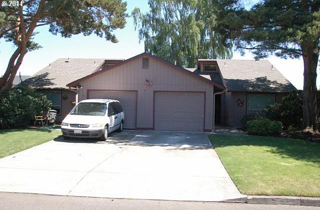 2nd image of 721 SE Olympia Dr