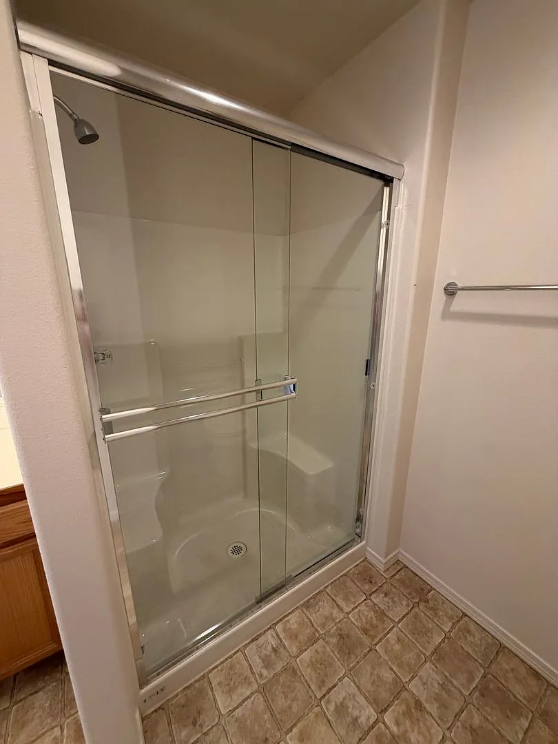 3 bed 3.5 bath townhome in central rd 68 location — Photo 3