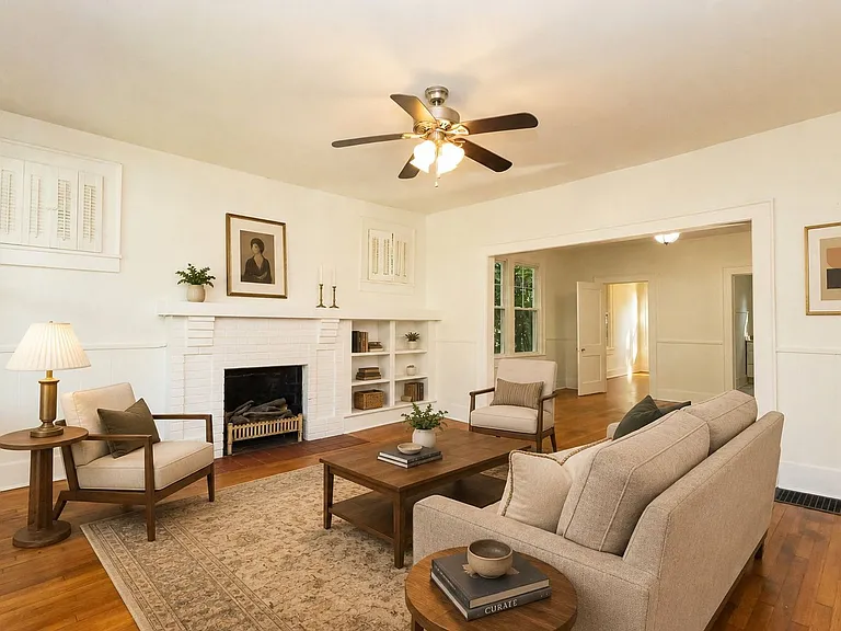 1705 Bennett Ave — Photo 1