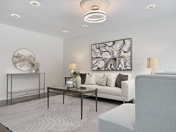 5th image of 212 Risebrough Circuit