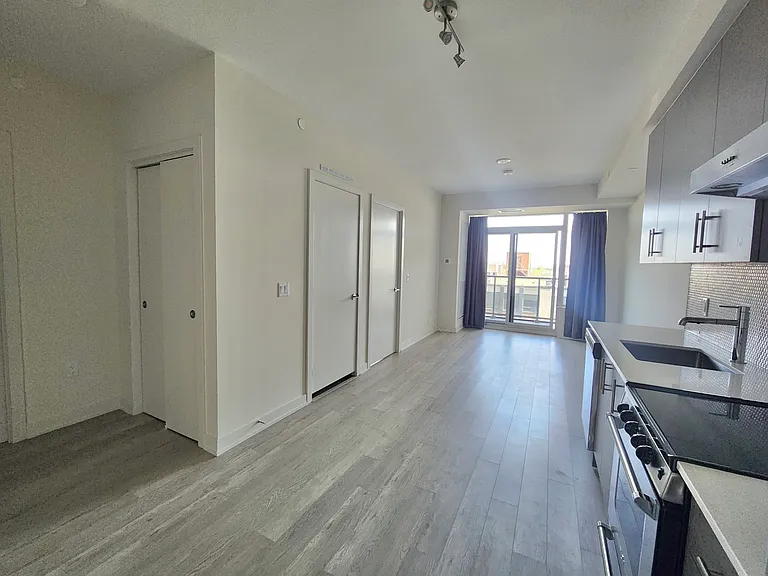 212 King William St #723 — Photo 7