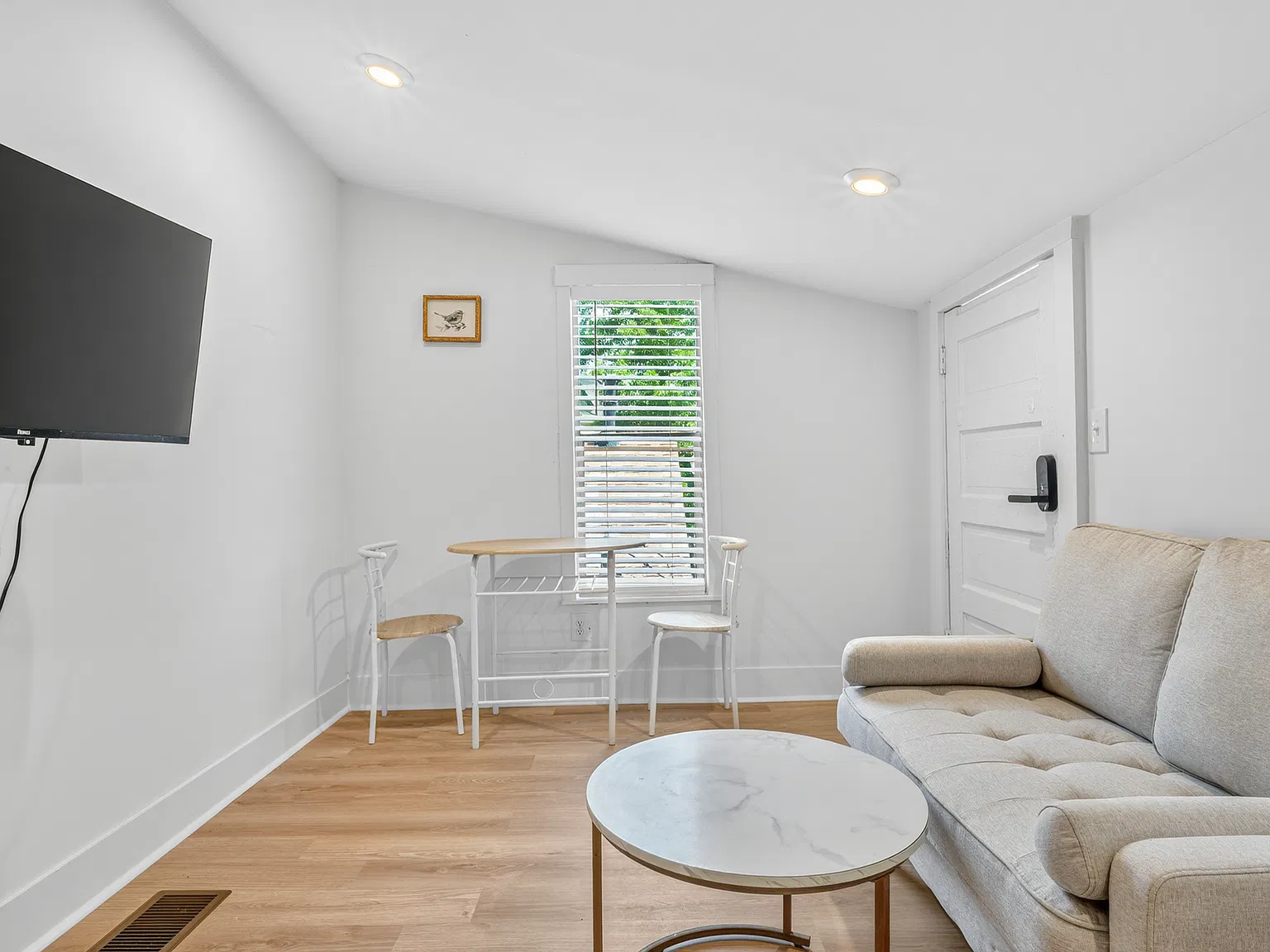 Studio, $1,400 — Photo 2