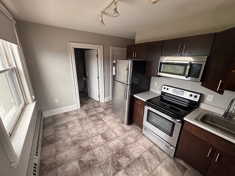 32 Johnson Park #605
