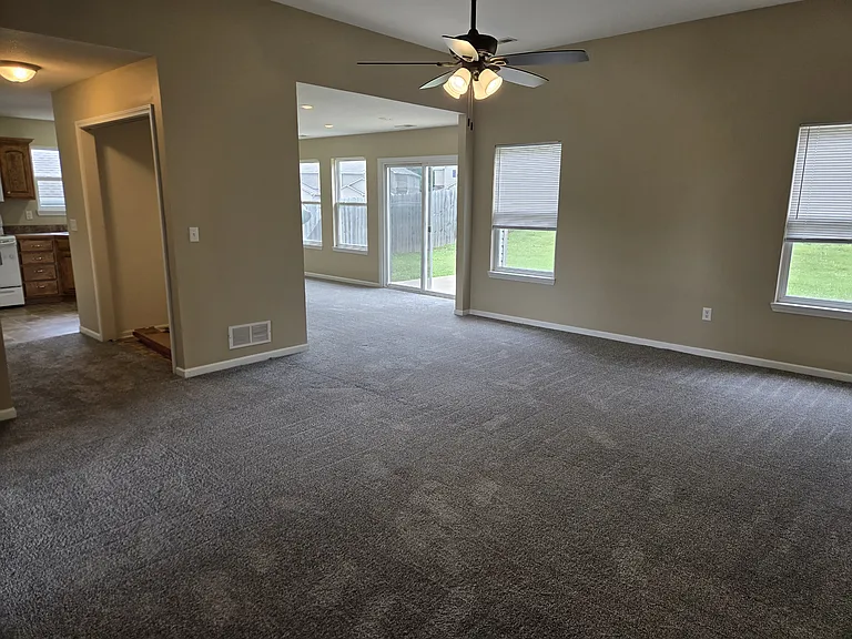 1216 Cypress Ct — Photo 6