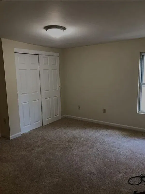 4 bed, 1.0 bath, 1500 sqft, $2,900 — Photo 4
