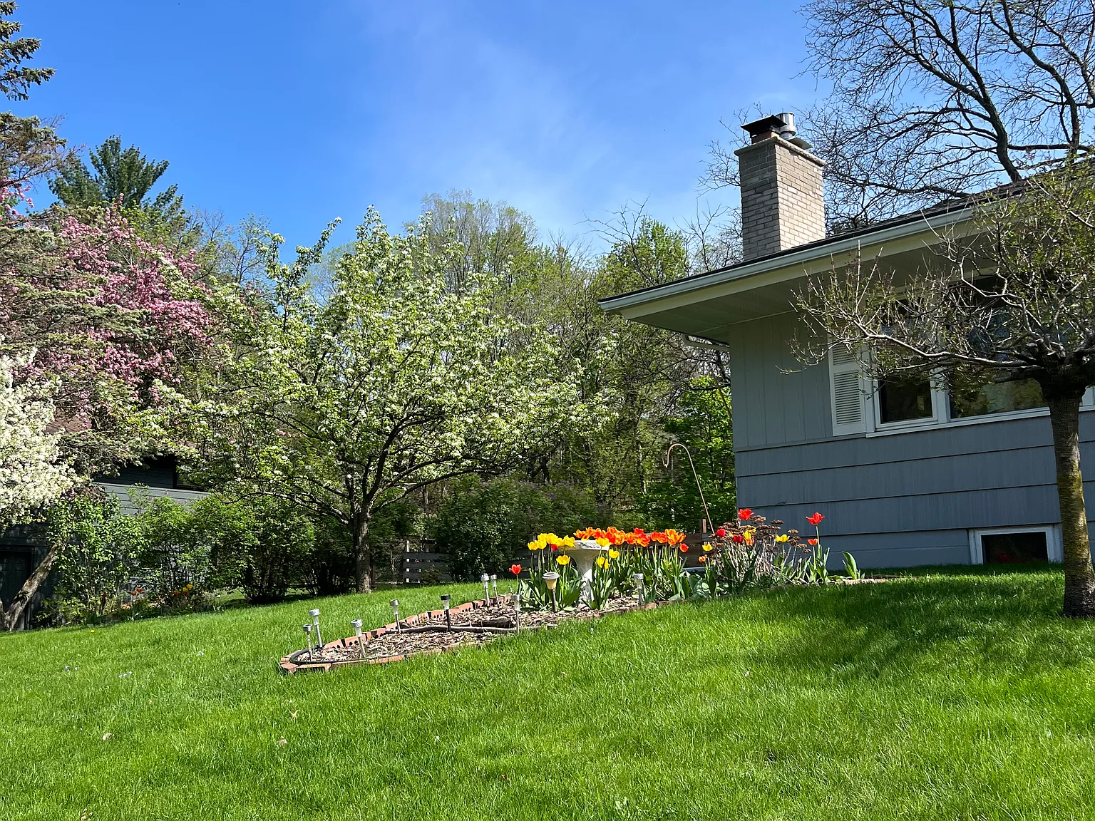 3 bed, 1936 sqft, $2,780 — Photo 3