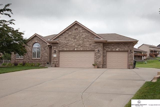 1st image of 17326 Oakbrook Cir