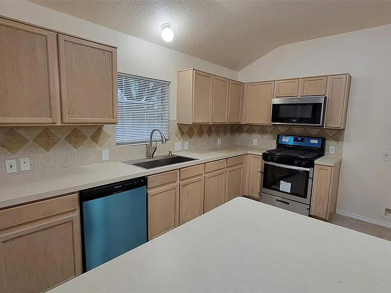 4831 Dark Canyon Ct — Photo 13